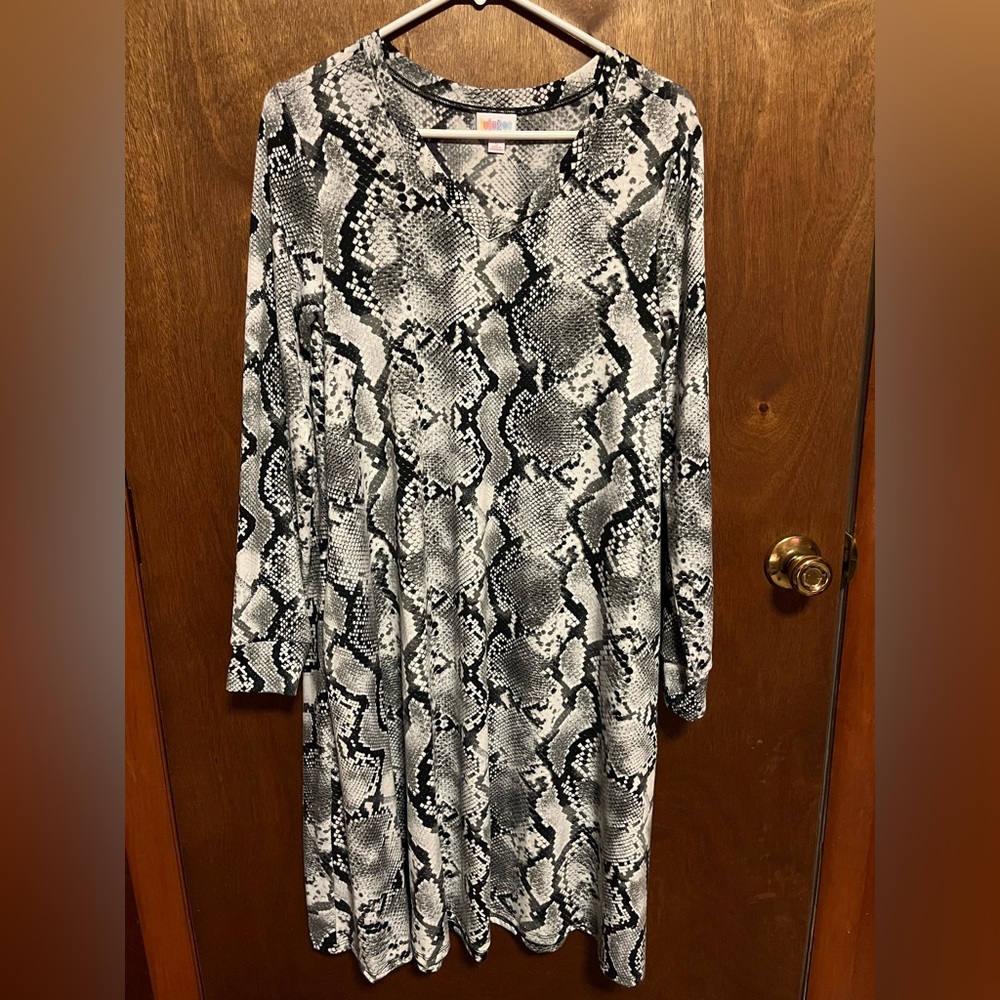 Lularoe S Emily